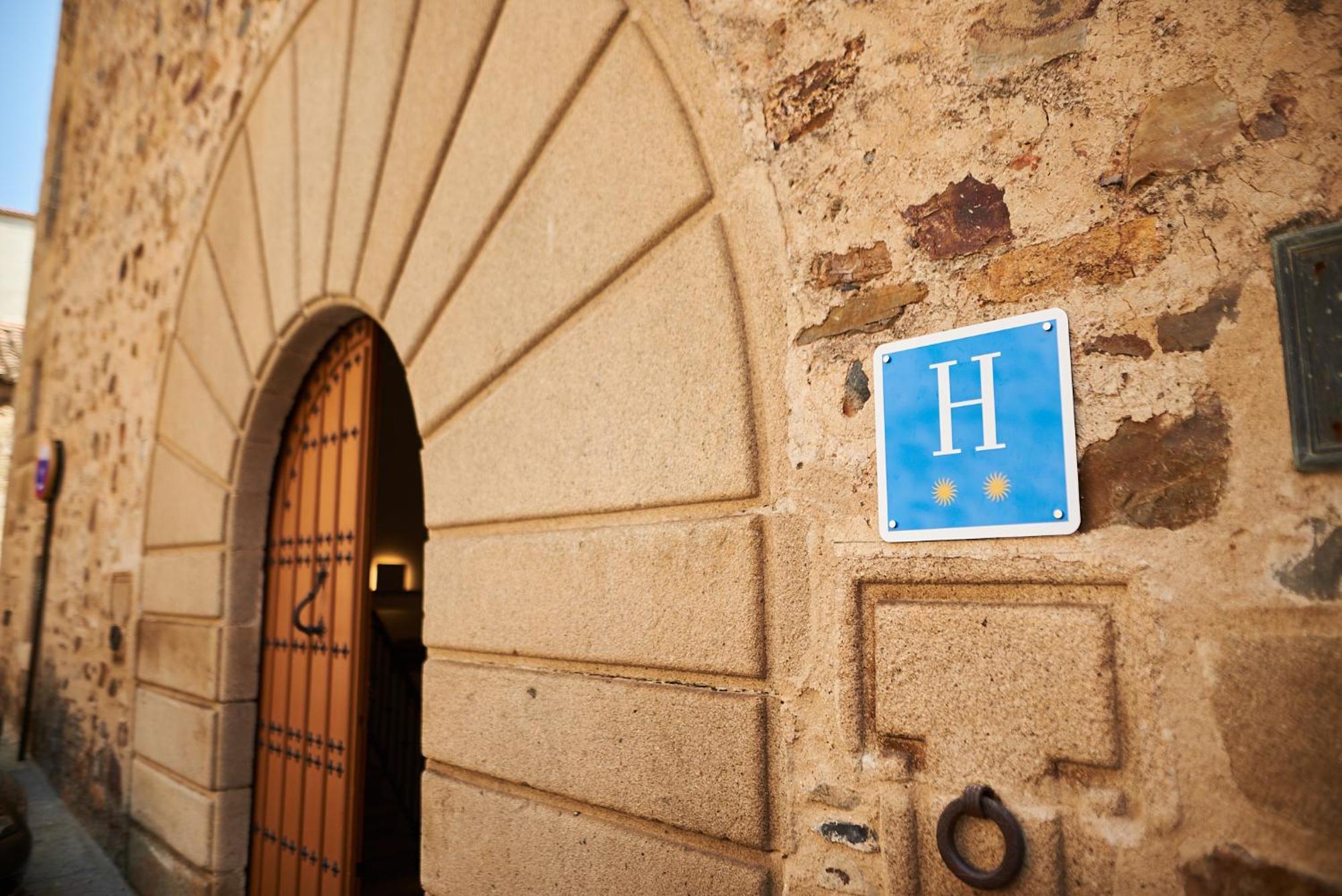 Hotel Casa Palacio Pereros Caceres Bagian luar foto